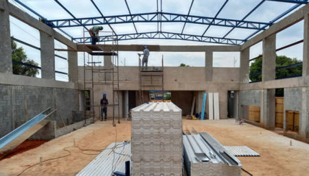 Prefeitura instala calhas na nova área para atividades em construção no Cier