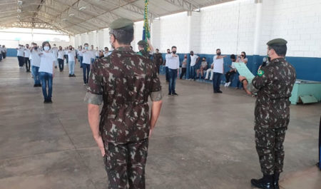 Jovens de Hortolândia participam de cerimônia de juramento à bandeira