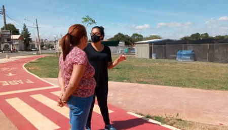 Agentes de Educação Ambiental orientam moradores do entorno do Parque Novo Ângulo