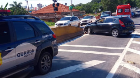 Acidente em linha férrea por pouco não termina em tragédia, em Hortolândia 