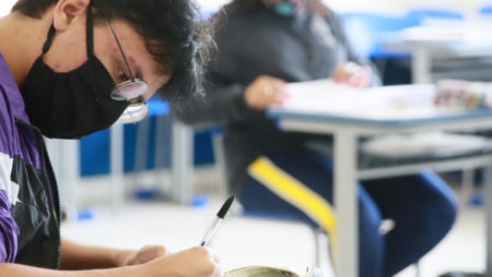 Escolas estaduais paulistas retomam atividades presenciais até a próxima semana