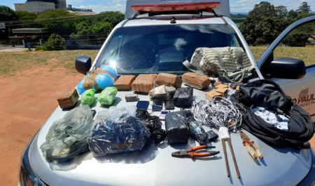 Agentes apreendem drogas e diversos aparelhos que seriam arremessados dentro do CPP Campinas