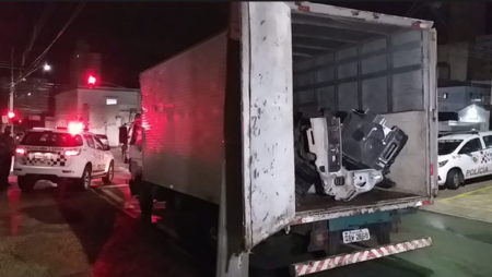 Polícia Militar detém grupo por envolvimento com desmanche de carros 