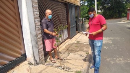 Prefeitura inicia visitas de orientação às pessoas que plantaram mudas de árvores