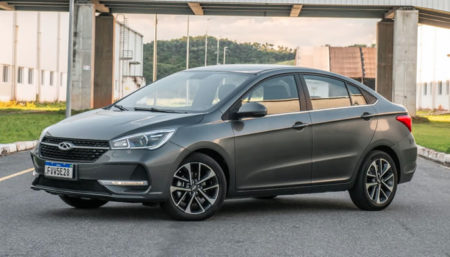 Em segmento competitivo, preço é destaque do Caoa Chery Arrizo 5