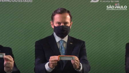 Vacina chinesa CoronaVac tem eficácia de 78% em testes feitos no Brasil