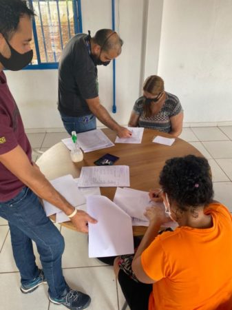 Prefeitura e CDHU realizam mais uma etapa de assinatura de contratos para regularização de lotes neste sábado (16/01)