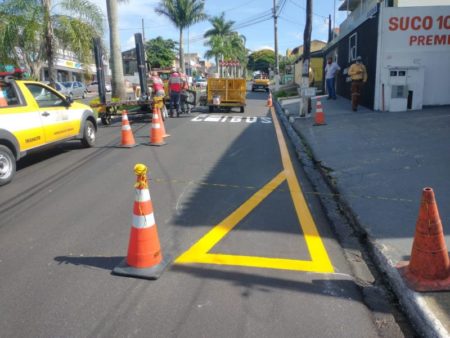 Após recape, Prefeitura conclui sinalização da Avenida Anhanguera