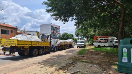 Prefeitura inicia instalação de postes para nova iluminação no Pq. Socioambiental Chico Mendes