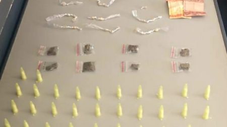 Policiais militares da 4ª Cia detém dois indivíduos por tráfico de drogas no Jd. São Sebastião