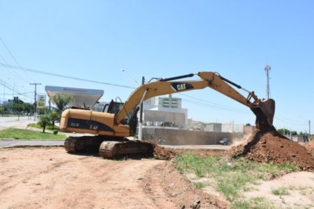 Terraplanagem no Parque Lago da Fé impulsiona nova fase da obra de ampliação da área de lazer