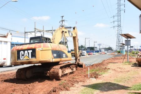 Prefeitura de Hortolândia prepara terceira faixa da av. da Emancipação para receber asfalto