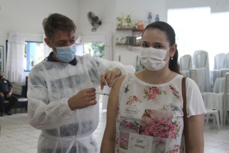Hortolândia começa a vacinar profissionais da rede particular de saúde contra a COVID-19
