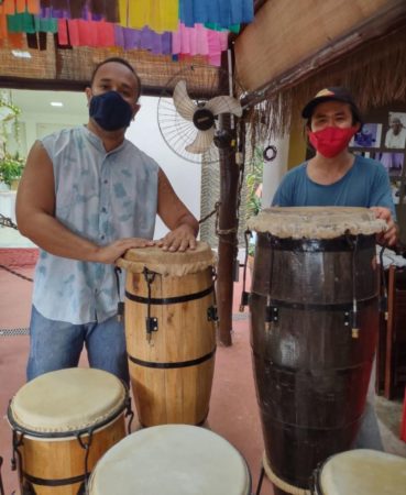 Oficina ensina os ritmos da percussão afro-brasileira
