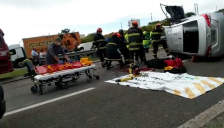 Acidente deixam dois feridos na rodovia Magalhães Teixeira