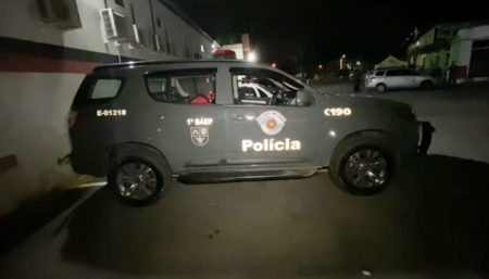 Policiais de ações especiais detém homem por tentativa de homicídio e posse de arma