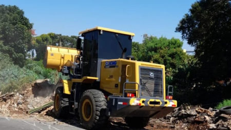 Prefeitura retira entulho descartado irregularmente em dois bairros de Hortolândia