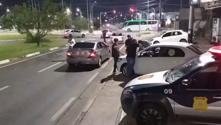 Motoristas são multados por descumprirem restrição noturno, em Hortolândia