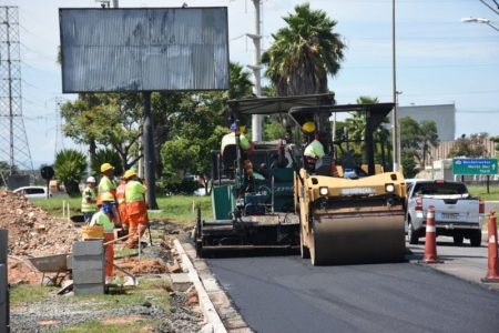 Prefeitura inicia asfaltamento na terceira faixa de rolagem na avenida da Emancipação