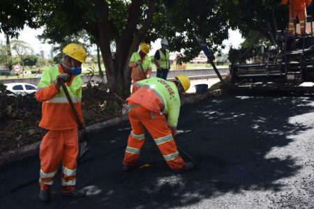 Prefeitura faz recape na rua Pérola e melhora acesso à bairros da região do Jd. Santa Esmeralda