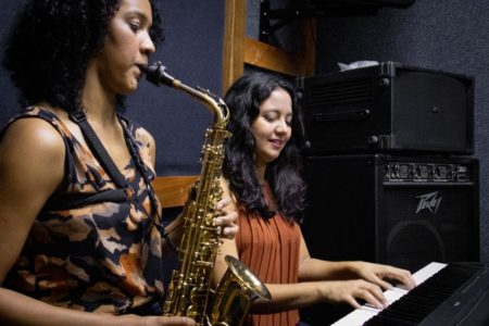 Projeto online apresenta músicas de compositoras brasileiras de diferentes gerações