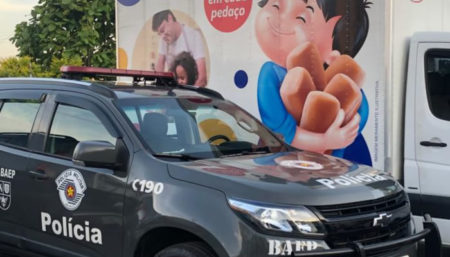 Policiais do Baep detém quatro indivíduos após roubo de caminhão 