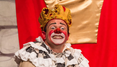 Barracão Teatro encerra temporada on-line do espetáculo “Zabobrim, o Rei Vagabundo”