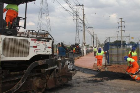 Terceira faixa da avenida da Emancipação ganha asfalto e nova calçada com ciclovia