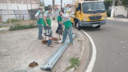 Para evitar acidentes, Prefeitura instala defensa de segurança na Avenida Santana