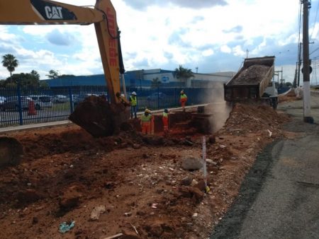 Obras para construção de terceira faixa de rolagem da Av. da Emancipação chega próxima à SP-101
