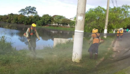 Lagoa do Jardim Amanda recebe mutirão de poda do mato e limpeza