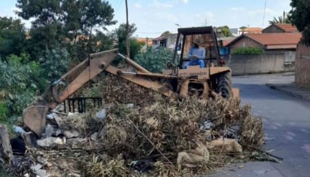 Mutirão de limpeza retira material descartado irregularmente em três bairros de Hortolândia