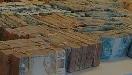 Policia Federal deflagra operação em Amparo para reprimir crime que movimenta mais de 100 milhões de reais