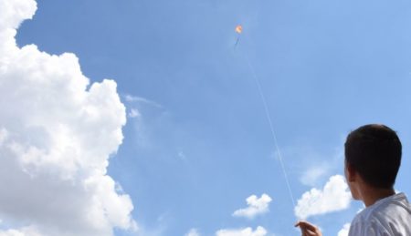 Usar cerol para empinar pipas pode render multa de R$ 100 em Hortolândia