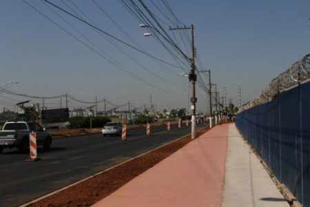 Prefeitura conclui construção de calçada e ciclovia na Av. da Emancipação