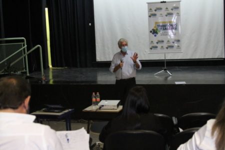 Prefeitura estuda proposta para implantar novo currículo da educação no município