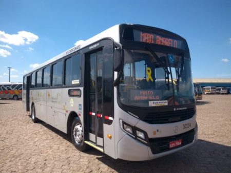 Laços em ônibus urbanos chamam atenção para a “Campanha Maio Amarelo”