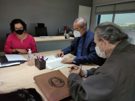 Cerimônia marca assinatura de termo de posse da “Fazenda Gazzetta”, onde será novo parque linear de Hortolândia
