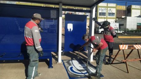 Pictograma de Pessoa com Deficiência já está em 40 novos abrigos de ônibus