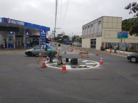 Região Central ganha rotatória e reforço na sinalização de solo
