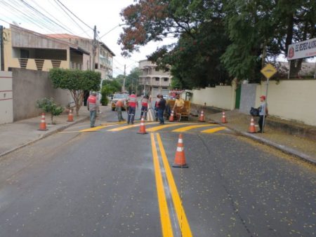 Prefeitura reforça sinalização de solo no entorno de escola estadual do Pq. Orestes Ôngaro