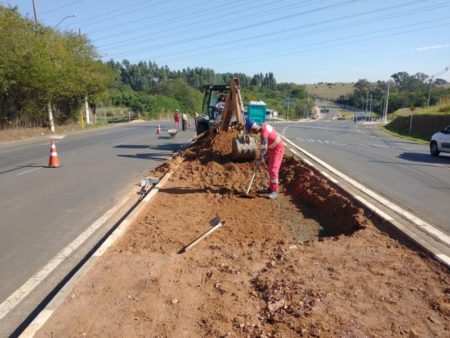 Prefeitura constrói ciclovia na Av. Thereza Ana Cecon Breda