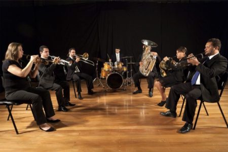 Grupo Da Campana Pra Fora faz live nesta quarta-feira (16/06)