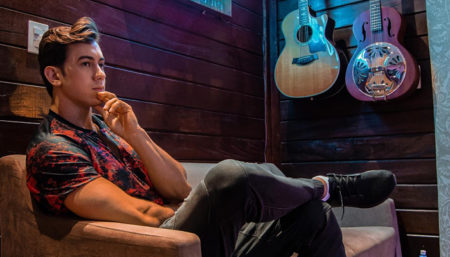 Artur Mazurek grava e lança nova versão da música “Caso indefinido”