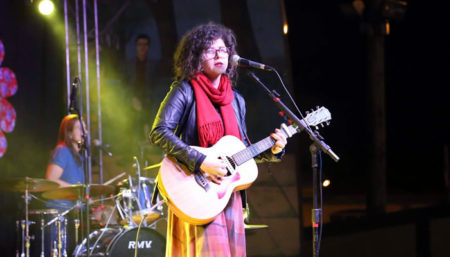Roberta Campos apresenta show voz e violão em Campinas