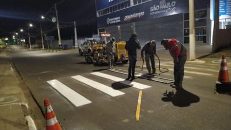 Vias da Região Central ganham reforço na sinalização de solo