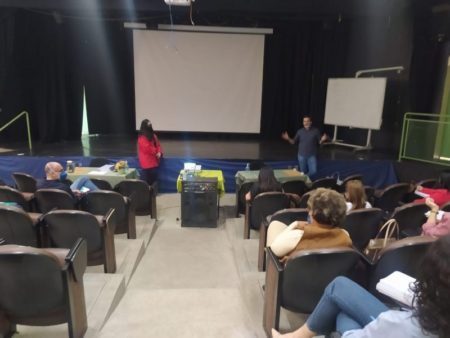 Construção de currículo municipal é tema de debate entre profissionais da Educação em Hortolândia