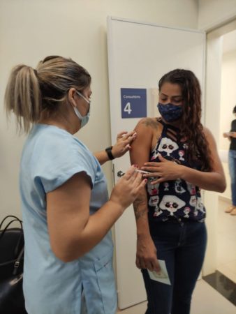 Hortolândia avança vacinação contra a COVID-19 para pessoas nascidas até 1984