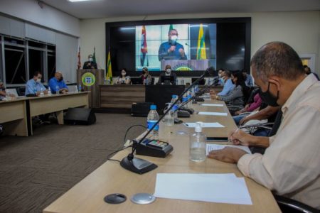 Reunião marca início da regularização da distribuição de energia elétrica para 240 famílias na Estrada do Furlan