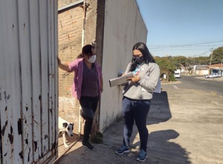 Mais de 250 mudas de árvores são adotadas por moradores